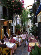 Befüllte Straße in Costa del Sol